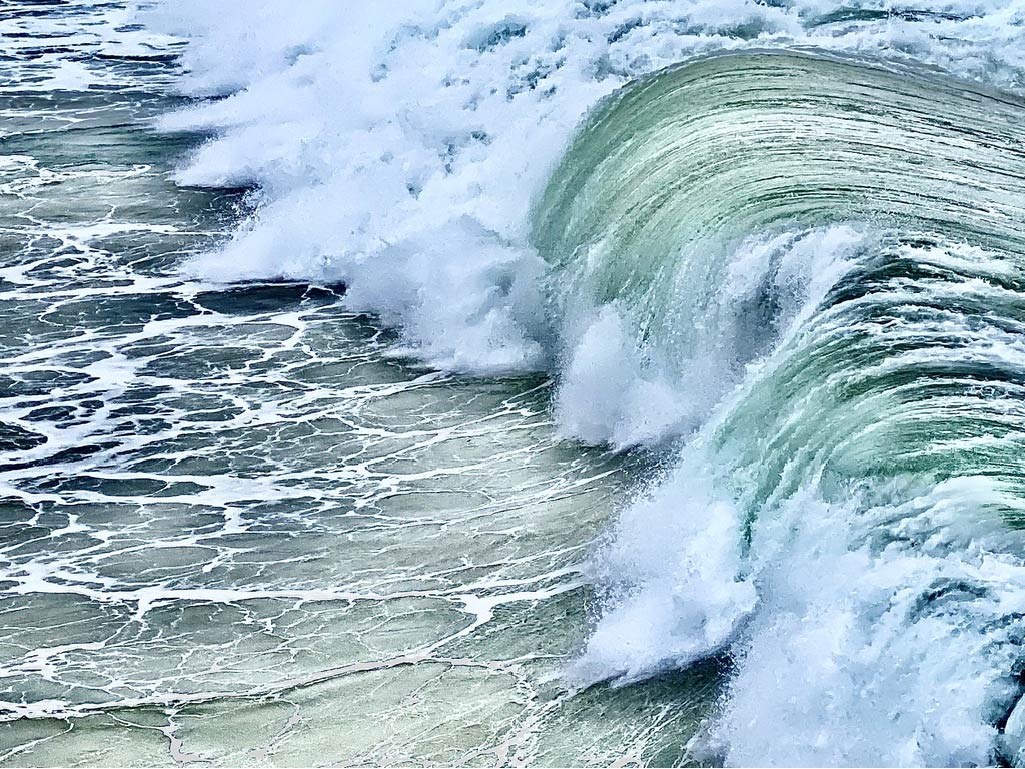 Glassy Waves, Blue Skies & Surfing | Honolulu, Hawaii